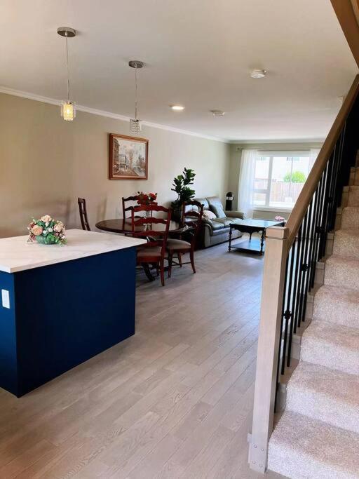 Brand New Luxury 2-Bedroom Townhouse. Duncan Exterior foto